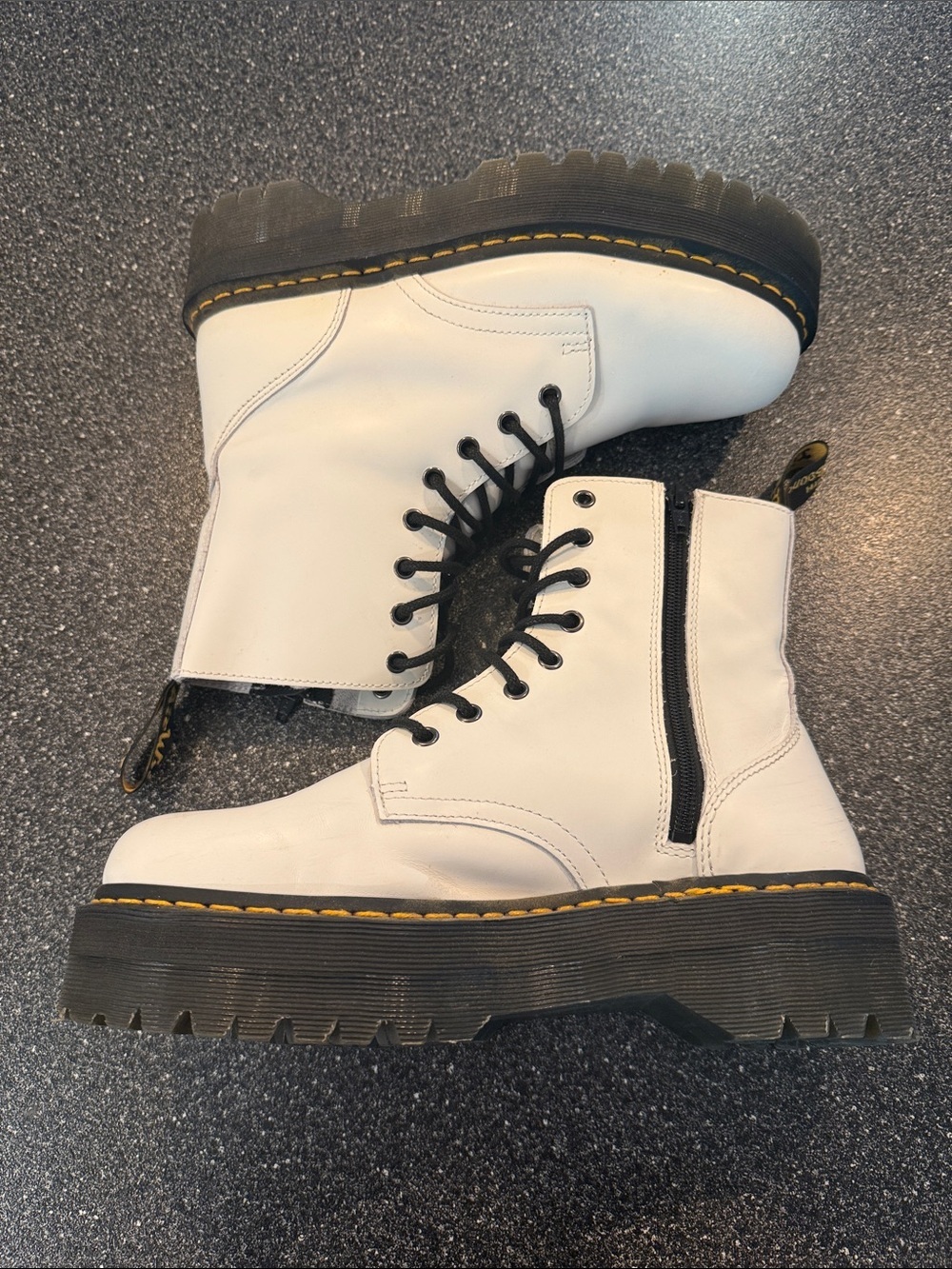 Women’s Dr. Martens White Jadon Lace-Up Boots with Black Laces - size 10 - Picture 3 of 6